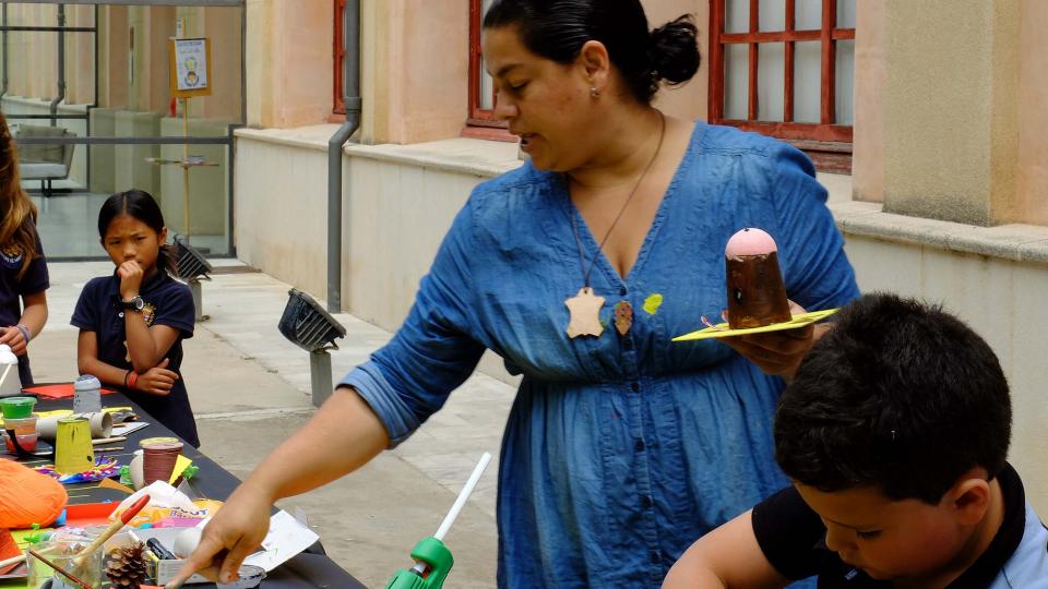 Clàudia Torres, taller de decoració nadalenca - 