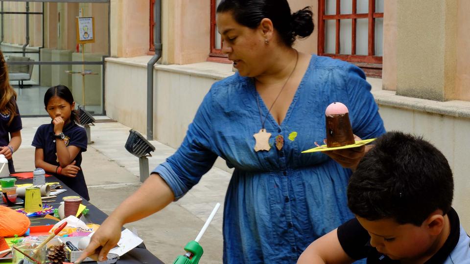 Clàudia Torres, taller de decoració nadalenca