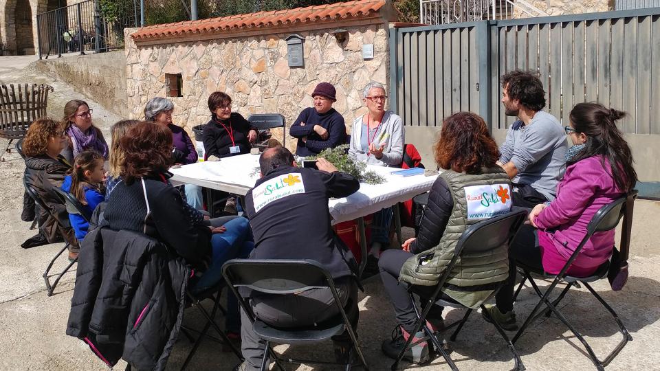 26.3.2017 Taller de 'Macerats de plantes medicinals contra el dolor' a càrrec d’Astrid van Ginkel  Clariana -  Marina Berenguer