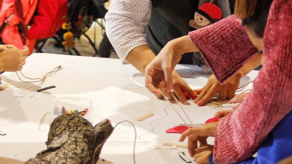 Els alumnes de l'escola Taquígraf Garriga d'Esparreguera venen a veure els primers tions