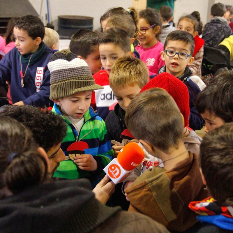 Els alumnes de l'escola Taquígraf Garriga d'Esparreguera venen a veure els primers tions