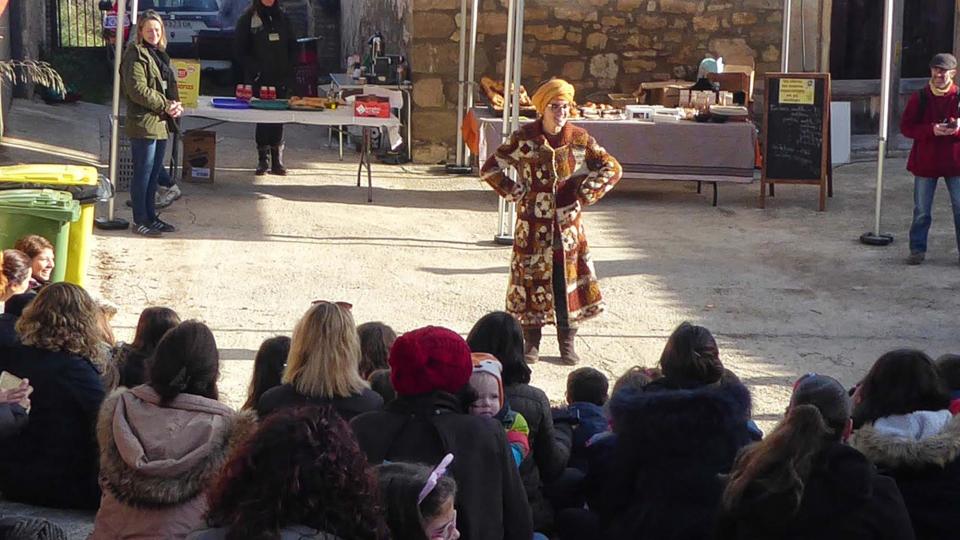 8.12.2018 presentació de la Festa, a càrrec de Mònica Torra  Clariana -  James McKinnell