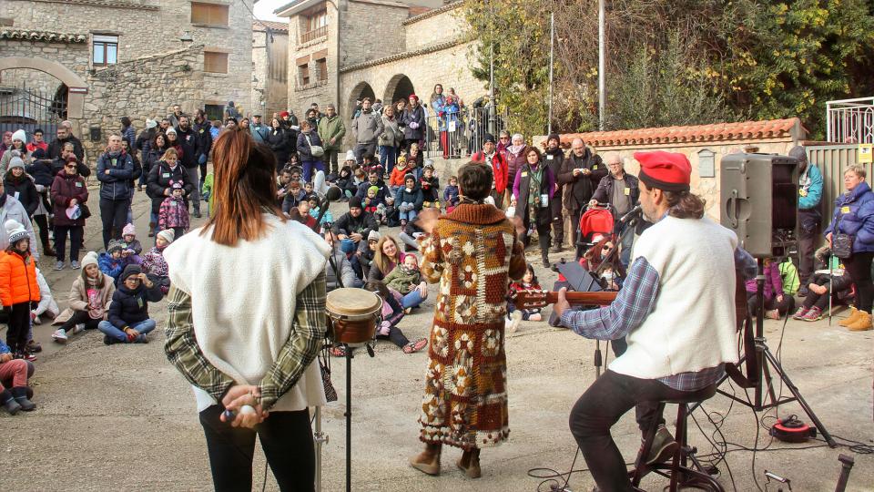 4.12.2022 11a festa del tió  Clariana -  Bàrbara Balcells